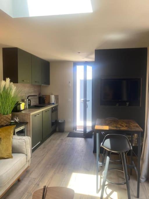 Apartament A Lombre Du Magnolia LʼIsle-sur-la-Sorgue Zewnętrze zdjęcie