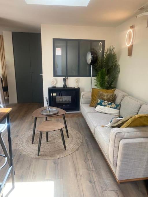 Apartament A Lombre Du Magnolia LʼIsle-sur-la-Sorgue Zewnętrze zdjęcie